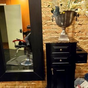 Standish Salon Station Black Chelsea